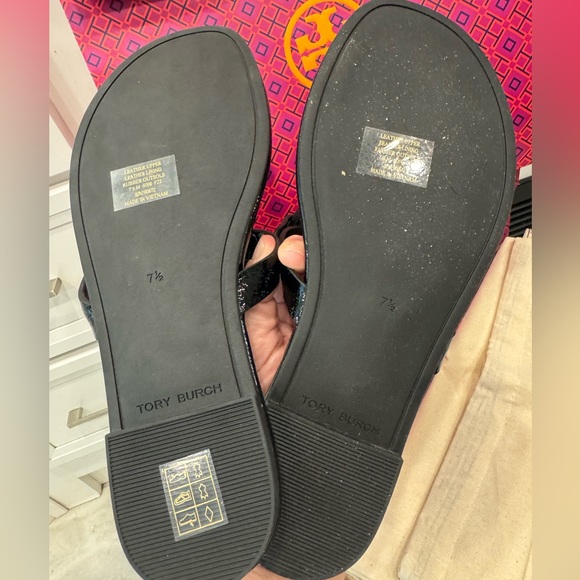 ❌SOLD❌Tory Burch’ Iconic Miller, Soft Patent Leather Sandal, Perfect Black - Picture 4 of 6